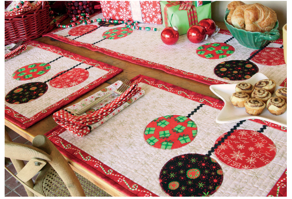  Gather 'Round Christmas Table Quilt Free Pattern